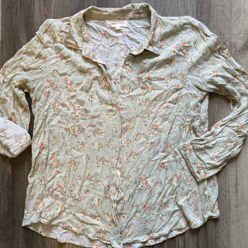 Pink Rose floral button down shirt • size large